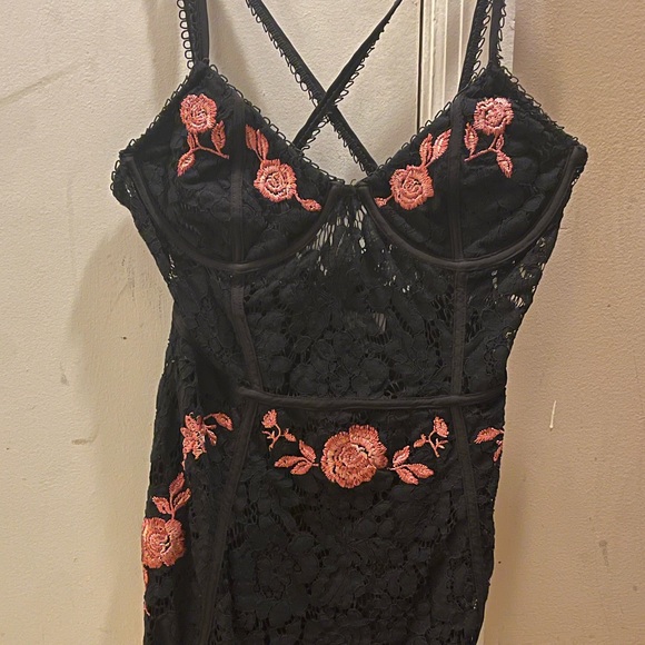 SEXY ROSE DRESS 🖤🖤🖤 - Picture 2 of 4